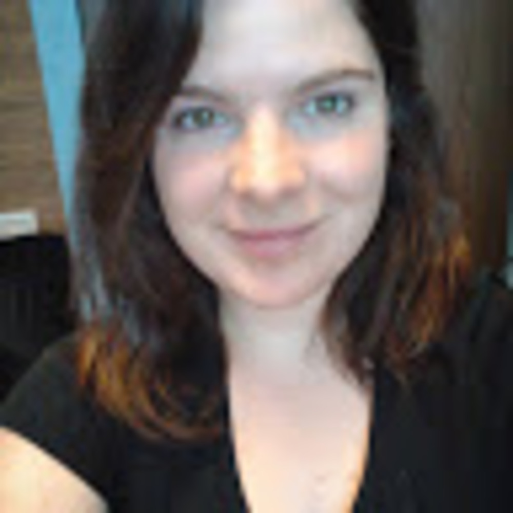Meet your Posher, Larissa